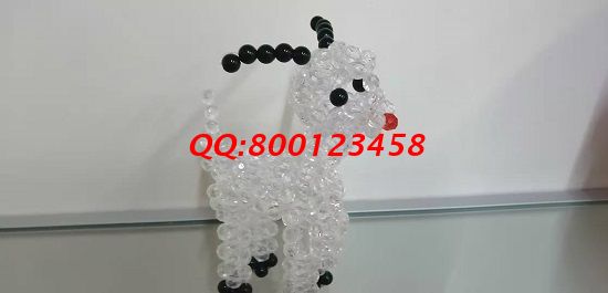 8月17日，找正規(guī)可靠的手工活加工項目，手工之家的手工活代理加工項目造福了很多人，圖為勵志珠珠繡串珠小飾品實拍