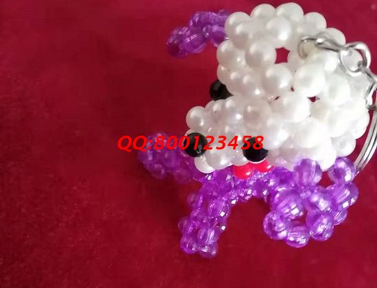 8月20日，可以寄到家做的手工活，在手工之家能找到正規(guī)可靠的管回收手工活，圖為勵志珠珠繡串珠小飾品成品及加工細節(jié)實拍