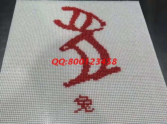 8月28日，付出就有收獲，珠繡可以帶回家做的手工活簡單好做、收入有保障，很適合大家，圖為勵志珠珠繡串珠成品實拍