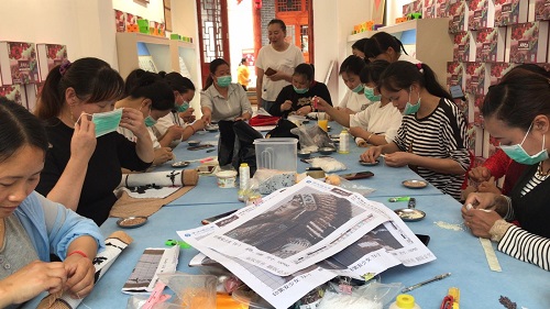 一次獎金100000元，做珠繡非遺手工，我驕傲！--- ---記湖南湘西代理周總在手工之家領取獎金