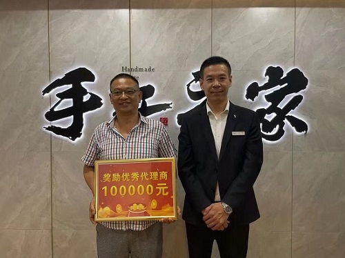 一次獎金100000元，做珠繡非遺手工，我驕傲！--- ---記湖南湘西代理周總在手工之家領取獎金