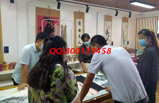 9月11日，把手工活拿回家做，選擇勵志珠珠繡外發(fā)手工活，因為這是對非遺傳統(tǒng)手工的傳承和創(chuàng)新，圖為手工之家接待考察合作加工客戶剪影