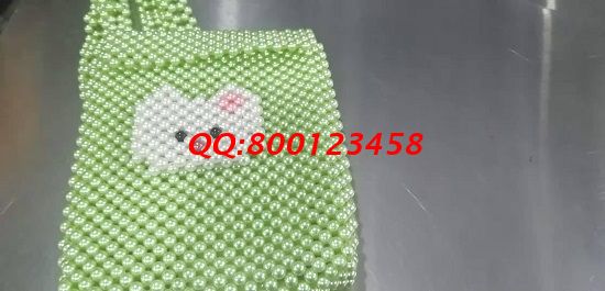 9月14日，正規(guī)供料的手工活，選外發(fā)手工活就要找正規(guī)企業(yè)、合適的手工，圖為勵(lì)志珠珠繡串珠產(chǎn)品（珠包）實(shí)拍