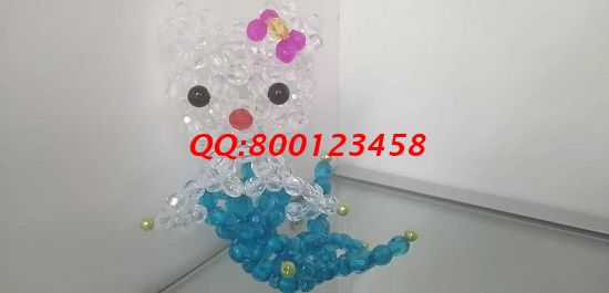 9月26日，想接正規(guī)廠家的手工活，拿回家做的手工活，就選態(tài)度認(rèn)真、重視服務(wù)的好企業(yè)手工之家，圖為勵志珠珠繡串珠成品實(shí)拍