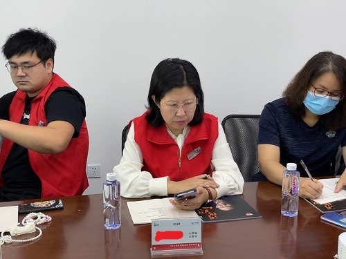 10月5日，想接正規(guī)廠家的手工活，手工活代加工項(xiàng)目，大家選擇這個(gè)可信可靠的珠繡手工，圖為手工之家第五期優(yōu)秀繡娘培訓(xùn)會(huì)剪影