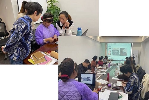 婦女在家做手工活兼職串珠子，業(yè)余掙錢補貼家用(圖1)