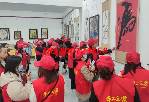 11月27日，可以帶回家做的手工活，手工活代加工，選擇非遺傳統(tǒng)珠繡就對了，圖為手工之家優(yōu)秀繡娘歷次線下培訓會剪影