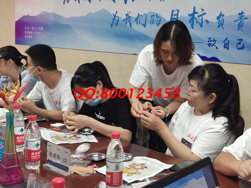 11月27日，可以帶回家做的手工活，手工活代加工，選擇非遺傳統(tǒng)珠繡就對了，圖為手工之家優(yōu)秀繡娘歷次線下培訓會剪影