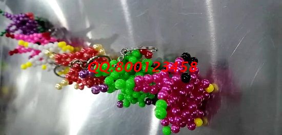 10月30日，可以帶回家做的手工活，想接正規(guī)廠家的手工活，十多年的手工之家有歷史、有成績(jī)、有保障，圖為勵(lì)志珠珠繡串珠成品實(shí)拍