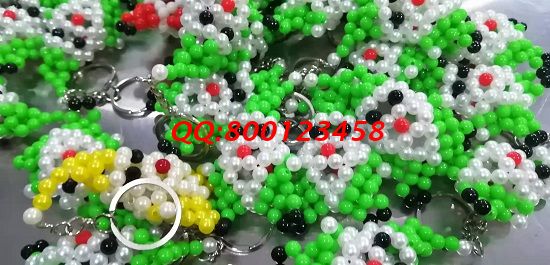 10月31日，附加值高，拿回家做的手工活，這個正規(guī)好做的外發(fā)手工活很適合，圖為勵志珠珠繡串珠成品實拍