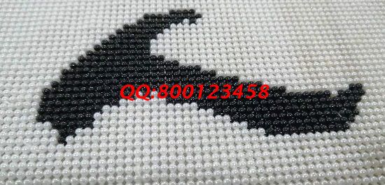 11月1日，考察合作的手工活代理加工項(xiàng)目，在家做手工活掙錢，如何能掙得更多，圖為勵(lì)志珠珠繡成品細(xì)節(jié)實(shí)拍