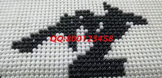 11月1日，考察合作的手工活代理加工項(xiàng)目，在家做手工活掙錢，如何能掙得更多，圖為勵(lì)志珠珠繡成品細(xì)節(jié)實(shí)拍