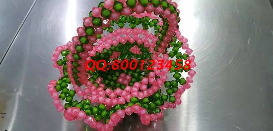 11月6日，在家做手工活掙錢(qián)，可以寄到家做的手工活代理加工項(xiàng)目，就選這個(gè)正規(guī)可靠、制度完善的手工之家，圖為勵(lì)志珠珠繡串珠成品實(shí)拍