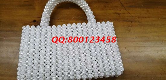 11月8日，可以寄到家做的手工活，手工之家的珠繡串珠手工活外發(fā)加工項目有很多優(yōu)勢，圖為勵志珠珠繡新款珠包實拍