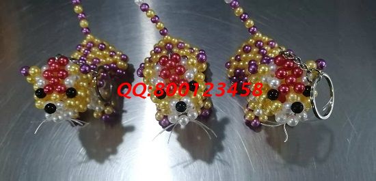 11月20日，想接正規(guī)廠家的手工活，拿回家做的手工活，大家選擇這里的珠繡手工，圖為勵志珠珠繡串珠（小飾品）產(chǎn)品實(shí)拍