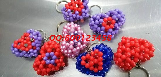 11月22日，想接正規(guī)廠家的手工活，可以寄到家做的手工活，就選有多種優(yōu)勢的手工之家，圖為勵志珠珠繡串珠（小飾品）成品實拍