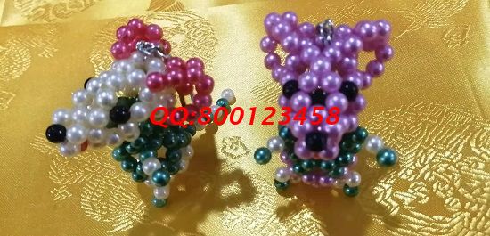 11月26日，不分人群，做珠繡串珠外發(fā)手工活加工項(xiàng)目，大家都選手工之家，圖為勵志珠珠繡串珠成品實(shí)拍(圖2)