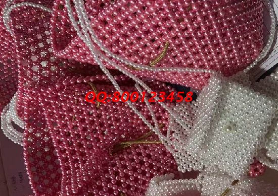 11月28日，可以寄到家做的手工活，在家做手工活掙錢就來(lái)手工之家，圖為成品倉(cāng)庫(kù)驗(yàn)收的勵(lì)志珠珠繡珠包產(chǎn)品實(shí)拍(圖3)