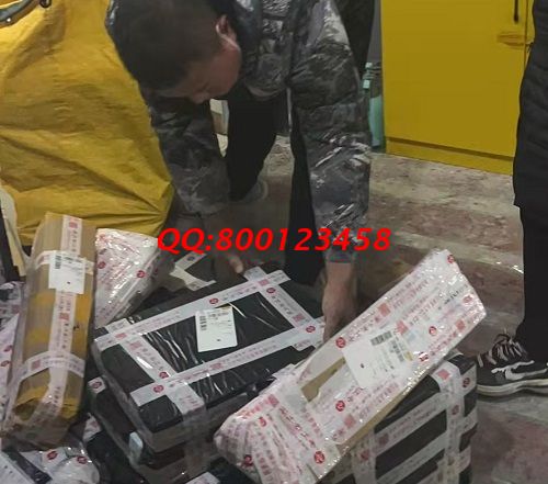 11月29日，可以帶到回家做的手工活，在家做手工活掙錢，大家可以到十多年的老企業(yè)手工之家考察合作，圖為快遞小哥送來各地寄回的勵志珠珠繡成品實拍(圖2)