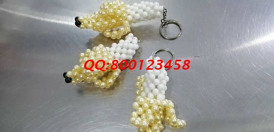 12月13日，拿回家做的手工活，珠繡串珠外發(fā)手工活衛(wèi)生安全，很多人都選擇，圖為勵(lì)志珠珠繡串珠產(chǎn)品實(shí)拍(圖1)