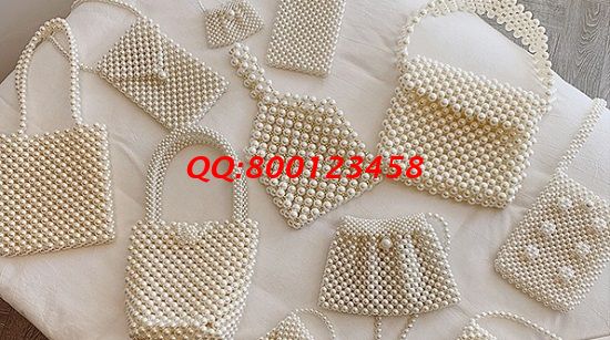 1月23日，在家做手工活掙錢，拿回家做的手工活，越來(lái)越多人選擇手工之家的外發(fā)手工活加工項(xiàng)目，圖為勵(lì)志珠珠繡串珠成品實(shí)拍