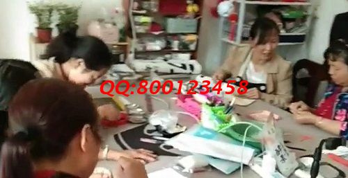 1月30日，正規(guī)手工活在家賺錢，可以寄到家做的手工活，選十多年的手工企業(yè)手工之家的珠繡串珠外發(fā)手工活，圖為各地加工人員工作室剪影