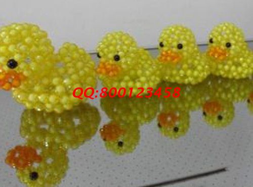 2月8日，手工活兼職，手工活接單，可以寄到家做的手工活選手工之家的珠繡串珠手工，圖為勵(lì)志珠珠繡串珠產(chǎn)品實(shí)拍