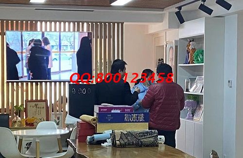 2月24日，在家做手工加工活，手工之家的珠繡串珠外發(fā)手工活，是在家手工活，圖為手工之家接待考察合作加工客戶剪影