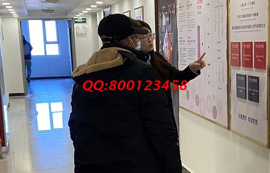 2月28日，農(nóng)村加工手工活項目，做珠繡串珠外發(fā)手工活的農(nóng)民朋友有很多，圖為手工之家接待加工客戶考察合作剪影