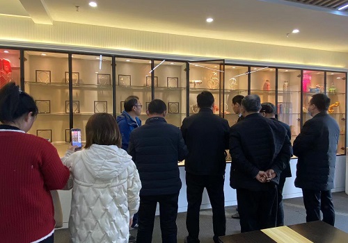 手工帶動就業(yè)，讓農(nóng)民有事干、農(nóng)村更美麗 --- --- 記河北大名一鎮(zhèn)村領(lǐng)導(dǎo)一行來手工之家實地參觀考察