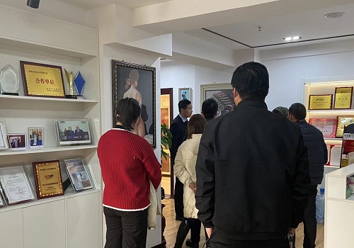 手工帶動就業(yè)，讓農(nóng)民有事干、農(nóng)村更美麗 --- --- 記河北大名一鎮(zhèn)村領(lǐng)導(dǎo)一行來手工之家實地參觀考察