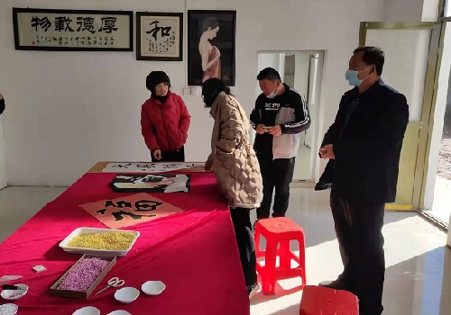 讓農(nóng)民農(nóng)閑時(shí)有份收入，他們這樣去做了 --- --- 記手工之家與邯鄲邱縣某村合作的手工培訓(xùn)室落地