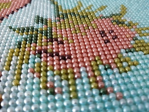 3月15日，拿回家做的手工活，真心想做手工活掙錢，選十多年的手工之家，圖為勵(lì)志珠珠繡成品細(xì)節(jié)實(shí)拍