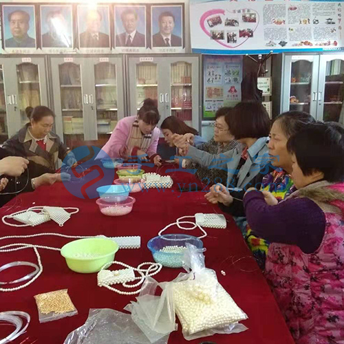 可靠的手工活串珠子，讓人做得放心、賺得舒心(圖1)