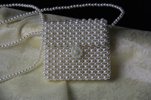 3月20日，正規(guī)手工活外發(fā)回收，長期有活兒的手工活加工項(xiàng)目，就來手工之家，圖為勵志珠珠繡串珠手工產(chǎn)品實(shí)拍