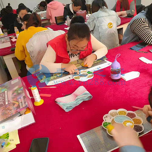 天天在家做手工活外放加工心情好，生活幸福(圖1)