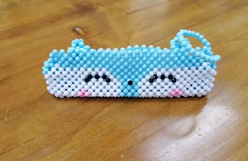 3月26日，在家做手工活掙錢，手工活拿回家做，選擇珠繡串珠，手工之家會(huì)一直給予支持，圖為勵(lì)志珠珠繡串珠手工產(chǎn)品剪影