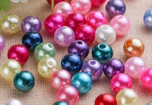 3月28日，手工活加工，手工活外發(fā)，做手工之家的純手工活外發(fā)加工項(xiàng)目該如何提高收入，圖為勵(lì)志珠珠繡手工繡珠剪影