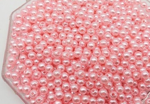 3月28日，手工活加工，手工活外發(fā)，做手工之家的純手工活外發(fā)加工項(xiàng)目該如何提高收入，圖為勵(lì)志珠珠繡手工繡珠剪影