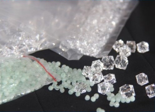 3月28日，手工活加工，手工活外發(fā)，做手工之家的純手工活外發(fā)加工項(xiàng)目該如何提高收入，圖為勵(lì)志珠珠繡手工繡珠剪影