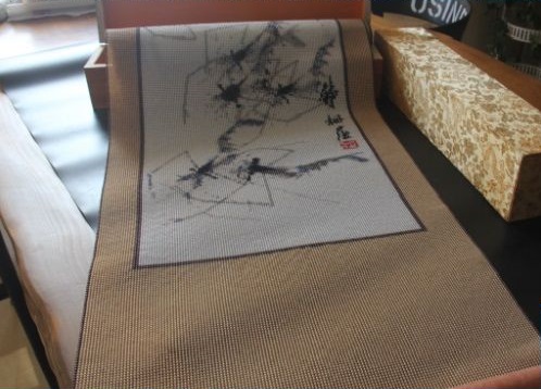 4月1日，手工活在家兼職也能干，這個(gè)拿回家做的手工活的珠繡產(chǎn)品怎么用？圖為勵(lì)志珠珠繡串珠手工（一款）成品外包裝剪影