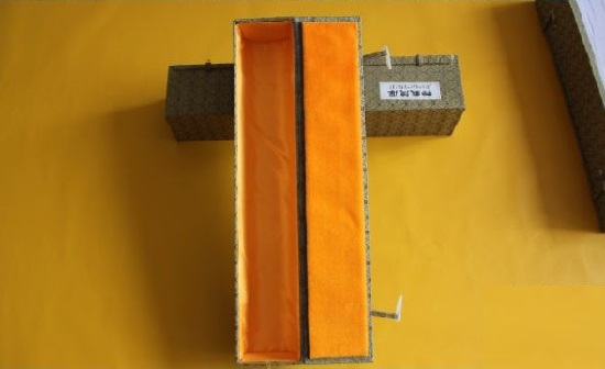 4月1日，手工活在家兼職也能干，這個(gè)拿回家做的手工活的珠繡產(chǎn)品怎么用？圖為勵(lì)志珠珠繡串珠手工（一款）成品外包裝剪影