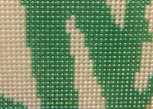 5月2日，在家做的手工活正規(guī)平臺，手工活外發(fā)加工， 大家看中手工之家的地方不一樣，圖為勵(lì)志珠珠繡純手工產(chǎn)品剪影