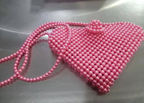 串珠外發(fā)手工單肩包精美漂亮高端大氣，受廣大女性朋友喜愛(圖1)