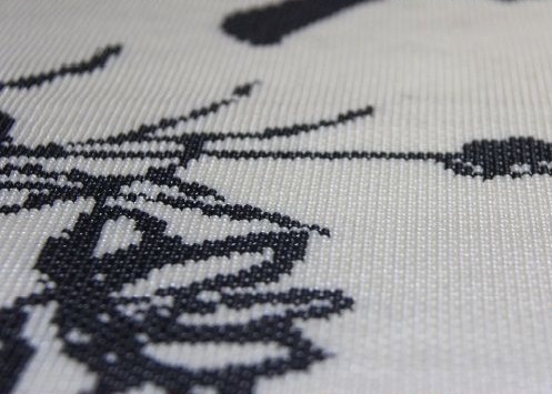 6月24日，農(nóng)村手工活外發(fā)加工，簡單好做的串珠手工活兼職，對于這個人群來說，手工之家的手工活可以個人做，也適合組織人一起做，圖為勵志珠珠繡手工產(chǎn)品細節(jié)剪影