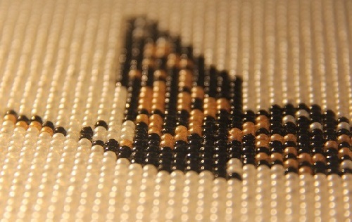 7月2日，純手工活代加工，網(wǎng)上接手工活的平臺(tái)，適合家庭就業(yè)創(chuàng)業(yè)的是手工之家的珠繡串珠手工，圖為勵(lì)志珠珠繡手工產(chǎn)品細(xì)節(jié)剪影