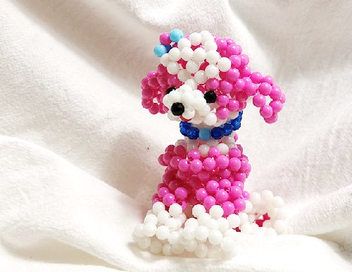 7月12日，可以帶回家做的手工活，加工活外放的正規(guī)公司，手工之家的珠繡串珠手工安全環(huán)保，圖為勵志珠珠繡串珠手工產(chǎn)品剪影