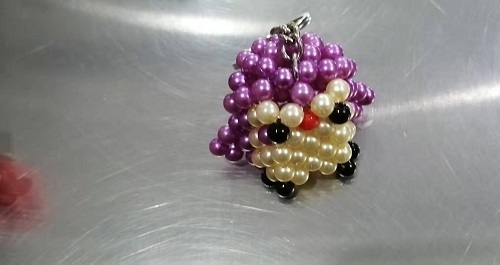 7月27日，網(wǎng)上接手工活的平臺，拿回家做的手工活，手工之家是注重產(chǎn)品的手工企業(yè)，可信可靠，圖為勵志珠珠繡串珠手工產(chǎn)品剪影