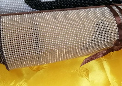 7月30日，帶回家做的手工活，可以在家做的手工活，又是月末，手工之家堅(jiān)持做好珠繡串珠手工事業(yè)，圖為勵(lì)志珠珠繡串珠手工產(chǎn)品剪影