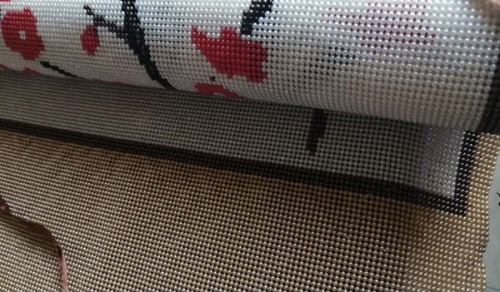 8月1日，在家做的手工活正規(guī)平臺(tái)，在家做手工活，做好加工一直是手工之家服務(wù)市場(chǎng)、發(fā)展手工努力的方向，圖為勵(lì)志珠珠繡串珠手工產(chǎn)品剪影